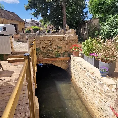 Du Moulin De Barutel: Cozy Couple's Retreat With Guest house