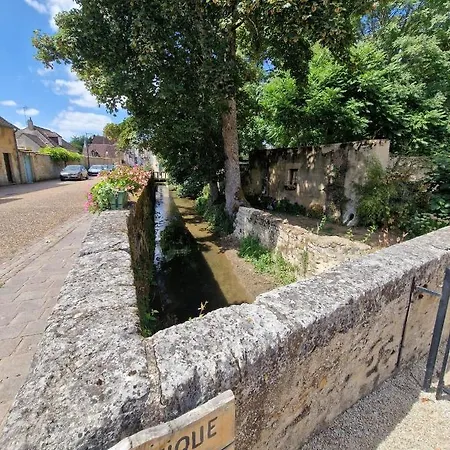 Du Moulin De Barutel: Cozy Couple's Retreat With Guest house Mamers