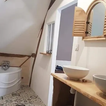 Du Moulin De Barutel: Cozy Couple's Retreat With Guest house